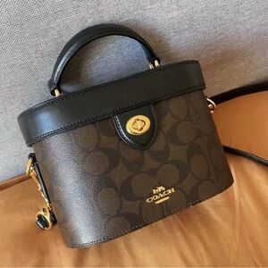 Coach Kay Crossbody In Signature Canvas